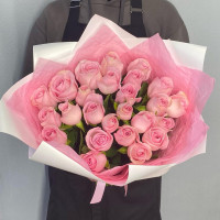 Bouquet of soft pink roses 25