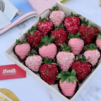 Chocolate covered strawbe