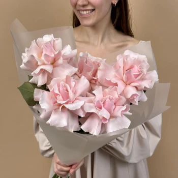 Original bouquet of pink 