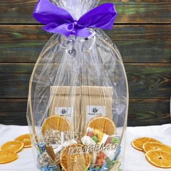 Basket with tea and sweet
