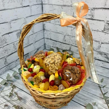 Basket with dried fruits 