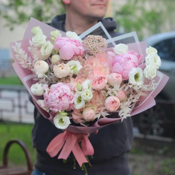Designer bouquet with Sar