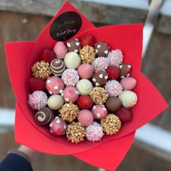 Bouquet of strawberries i